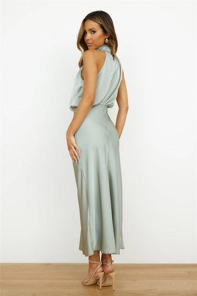 MARIANA | Dress with American neckline.