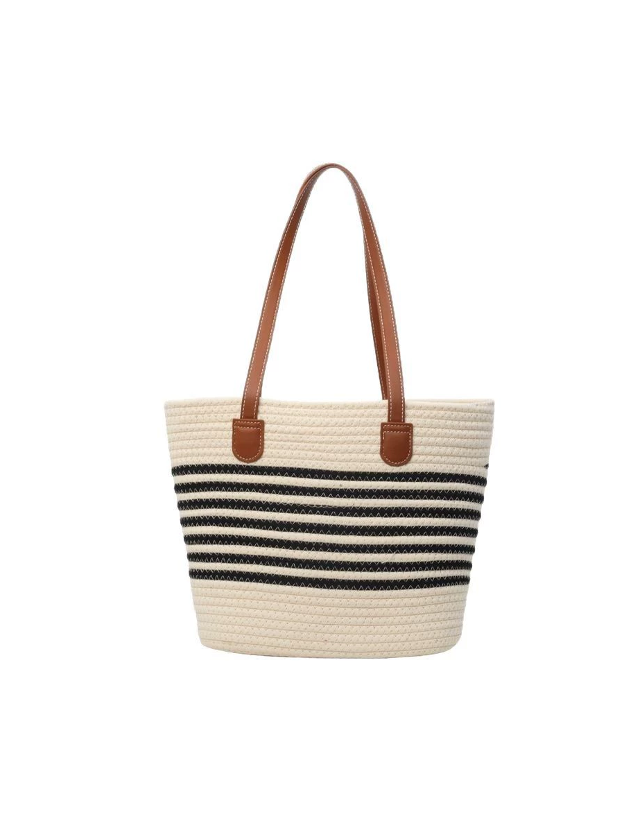 Versatile, large-capacity straw shoulder bag for women, perfect for the beach or vacation