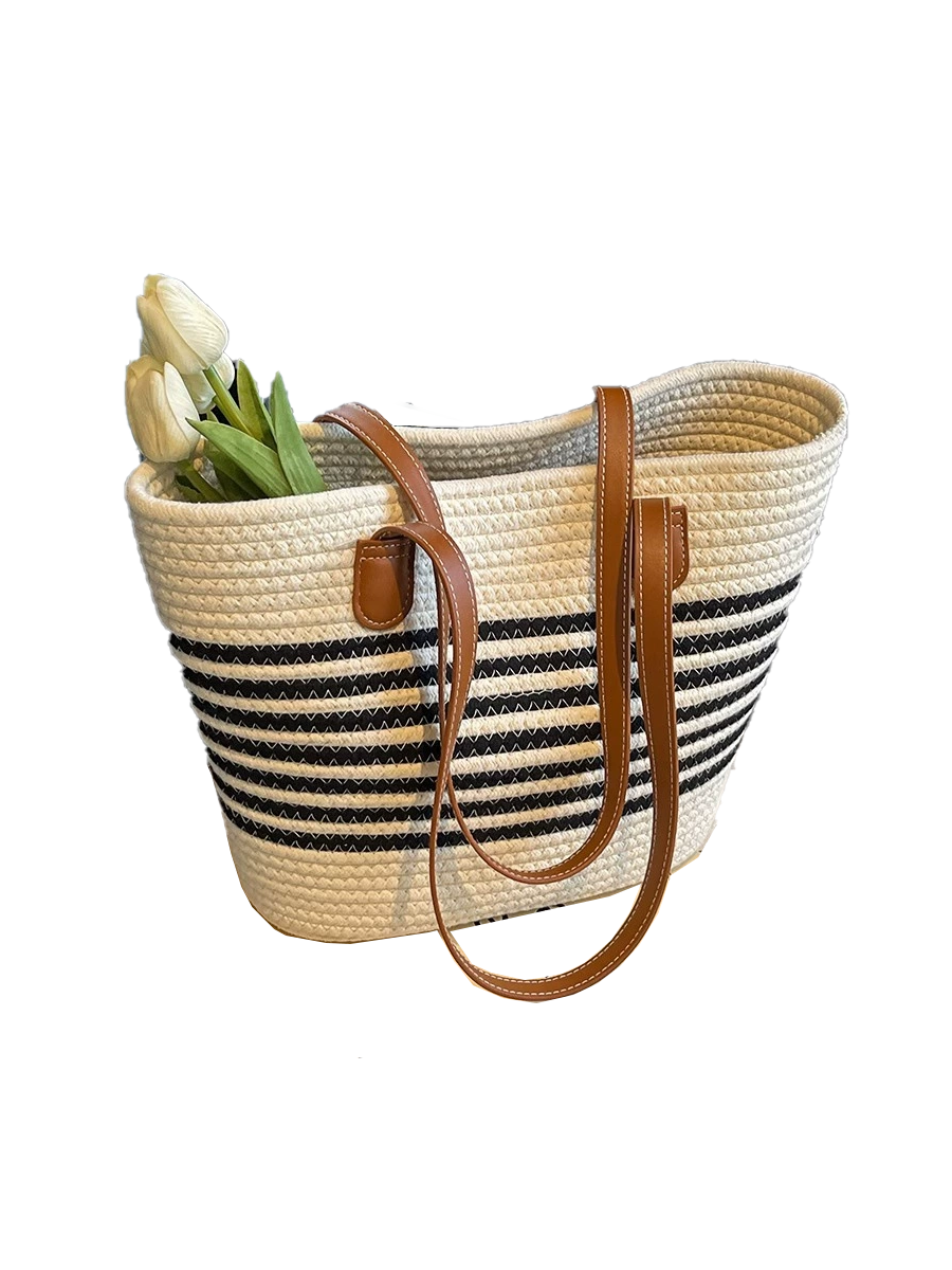 Versatile, large-capacity straw shoulder bag for women, perfect for the beach or vacation
