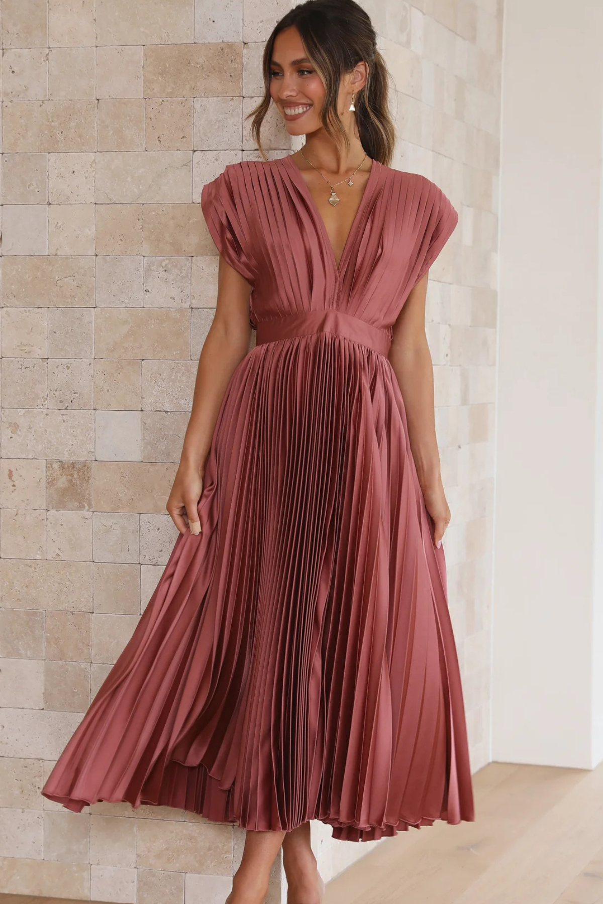 TIRSÁ | Glamorous dress.