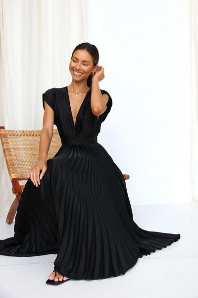 TIRSÁ | Glamorous dress.