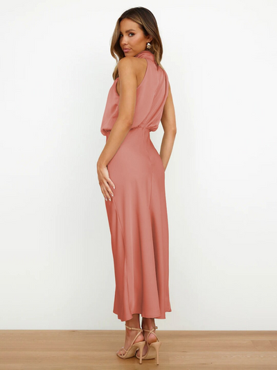 MARIANA | Dress with American neckline.
